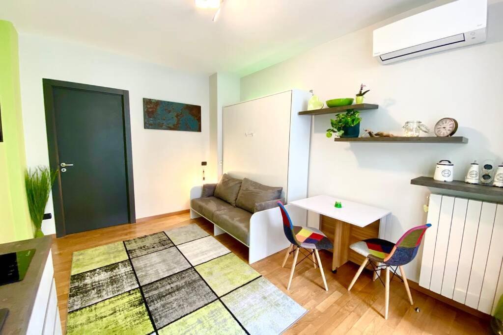 Spa Tiny Love Apartment Close To Milan-Como-Malpensa Saronno Buitenkant foto
